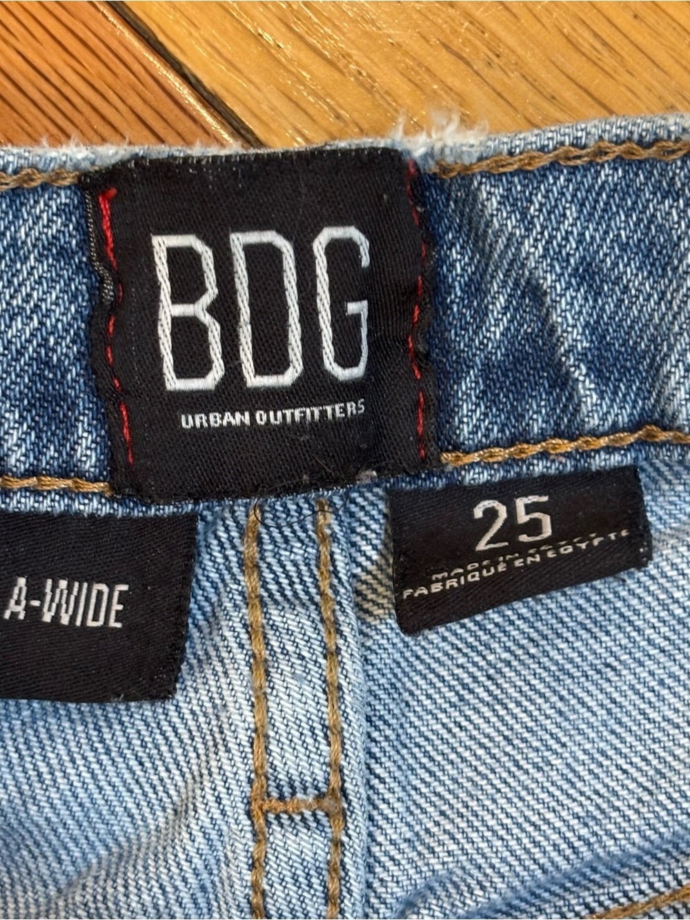 BDG Urban Outfitters, Wide-Leg High-Rise Jeans, Vintage Blue Denim, 25, Size 0 - Picture 3 of 15